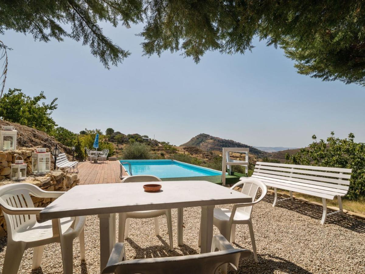 Belvilla By Oyo Modern Villa In Nissoria With Pool 外观 照片
